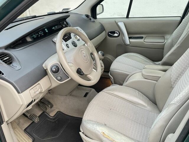 Зеленый Рено Сценик II, объемом двигателя 1.9 л и пробегом 317 тыс. км за 3200 $, фото 6 на Automoto.ua