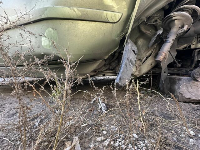 Рено Сценик II 2006 в Днепре (Днепропетровске) на Automoto.ua Зеленый Рено Сценик II, объемом двигателя 1.5 л и пробегом 320 тыс. км за 1300 $, фото 6 на Automoto.ua