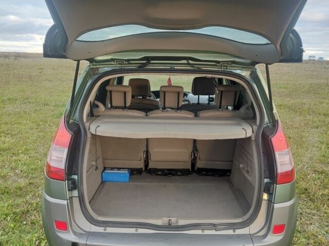 Зеленый Рено Сценик II, объемом двигателя 2 л и пробегом 258 тыс. км за 4800 $, фото 4 на Automoto.ua