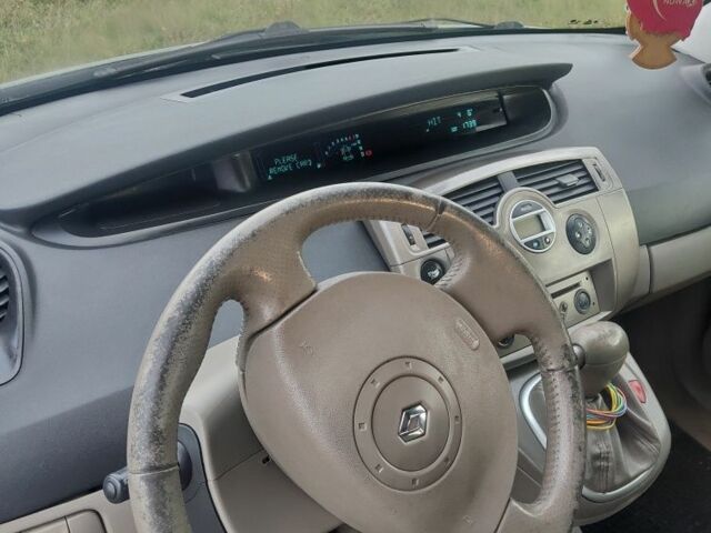 Зеленый Рено Сценик II, объемом двигателя 2 л и пробегом 258 тыс. км за 4800 $, фото 9 на Automoto.ua