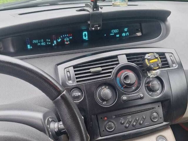 Зеленый Рено Сценик II, объемом двигателя 1.6 л и пробегом 260 тыс. км за 5000 $, фото 1 на Automoto.ua