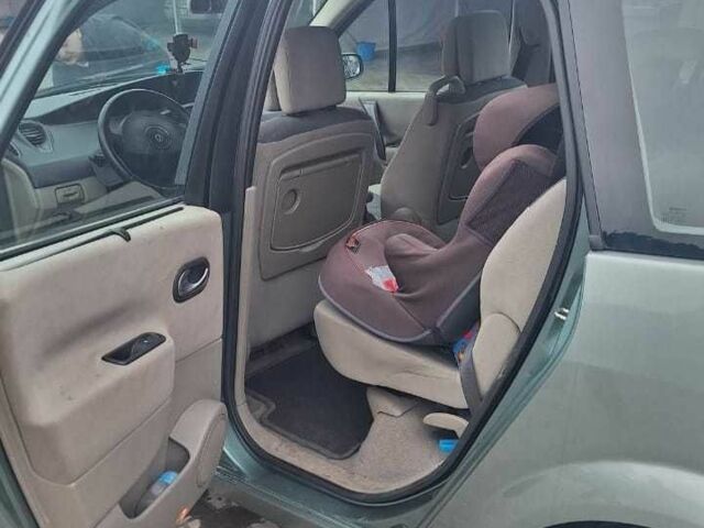 Зеленый Рено Сценик II, объемом двигателя 1.6 л и пробегом 260 тыс. км за 5000 $, фото 5 на Automoto.ua