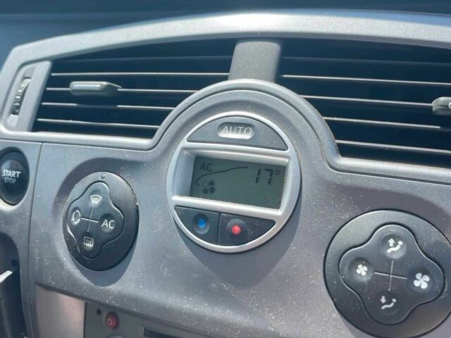 Зелений Рено Сценік II, об'ємом двигуна 2 л та пробігом 282 тис. км за 4000 $, фото 9 на Automoto.ua