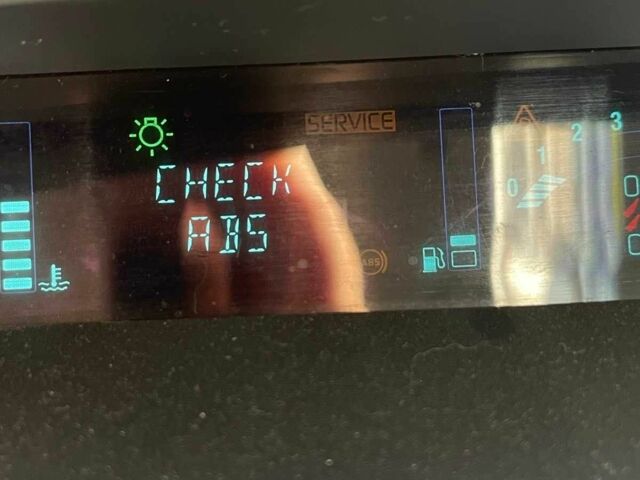 Зелений Рено Сценік II, об'ємом двигуна 2 л та пробігом 282 тис. км за 4000 $, фото 13 на Automoto.ua