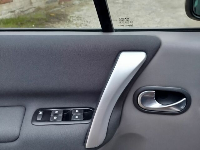 Оранжевый Рено Сценик II, объемом двигателя 2 л и пробегом 171 тыс. км за 6250 $, фото 16 на Automoto.ua