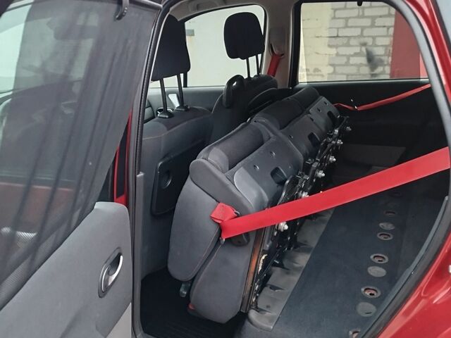 Оранжевый Рено Сценик II, объемом двигателя 2 л и пробегом 171 тыс. км за 6250 $, фото 18 на Automoto.ua