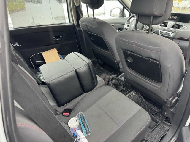 Белый Рено Сценик III, объемом двигателя 1.5 л и пробегом 295 тыс. км за 5750 $, фото 6 на Automoto.ua