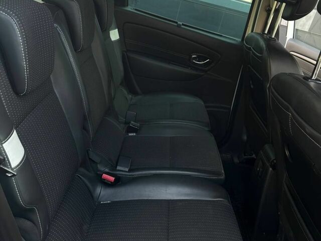 Белый Рено Сценик III, объемом двигателя 1.6 л и пробегом 255 тыс. км за 7000 $, фото 11 на Automoto.ua