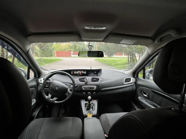 Белый Рено Сценик III, объемом двигателя 1.5 л и пробегом 289 тыс. км за 6300 $, фото 6 на Automoto.ua