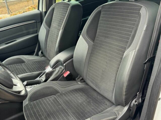 Білий Рено Сценік III, об'ємом двигуна 1.6 л та пробігом 211 тис. км за 9200 $, фото 10 на Automoto.ua