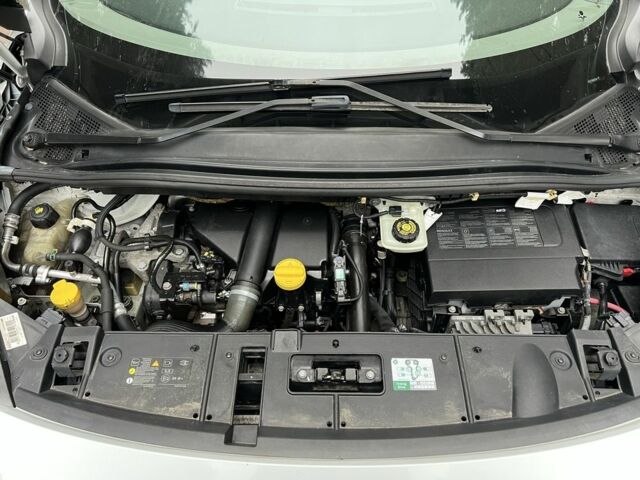 Белый Рено Сценик III, объемом двигателя 1.5 л и пробегом 289 тыс. км за 6300 $, фото 5 на Automoto.ua