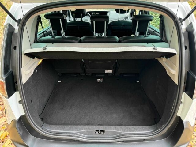 Білий Рено Сценік III, об'ємом двигуна 1.6 л та пробігом 211 тис. км за 9200 $, фото 18 на Automoto.ua