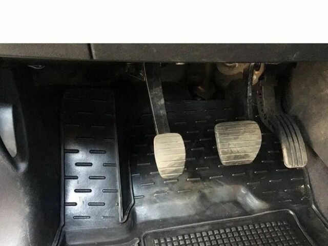 Рено Сценик III 2016 в Кривом Роге на Automoto.ua Белый Рено Сценик III, объемом двигателя 1 л и пробегом 205 тыс. км за 9940 $, фото 6 на Automoto.ua