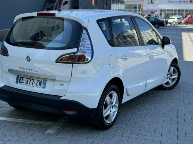 Рено Сценик III 2016 в Кривом Роге на Automoto.ua Белый Рено Сценик III, объемом двигателя 1 л и пробегом 205 тыс. км за 9940 $, фото 7 на Automoto.ua