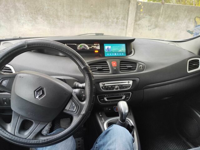 Белый Рено Сценик III, объемом двигателя 1.5 л и пробегом 350 тыс. км за 7700 $, фото 13 на Automoto.ua