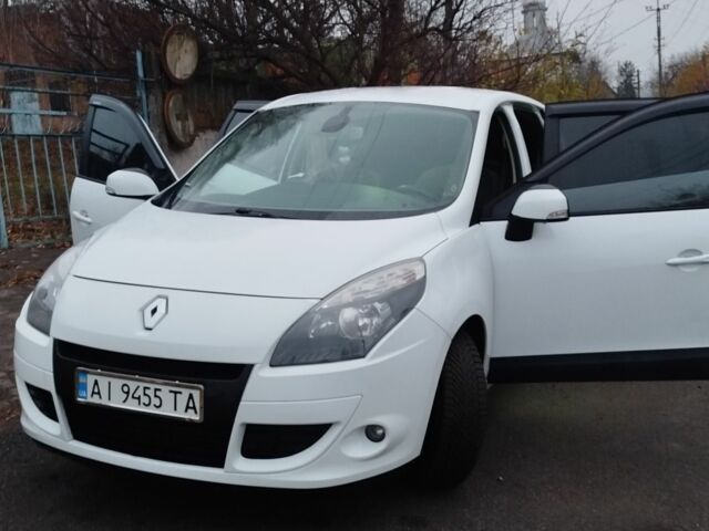 Белый Рено Сценик III, объемом двигателя 1.5 л и пробегом 312 тыс. км за 5900 $, фото 3 на Automoto.ua
