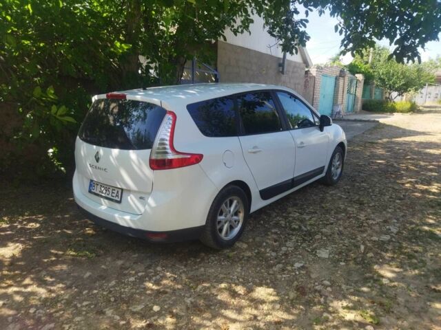 Белый Рено Сценик III, объемом двигателя 1.5 л и пробегом 350 тыс. км за 7700 $, фото 6 на Automoto.ua