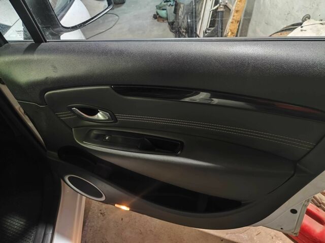 Белый Рено Сценик III, объемом двигателя 1.5 л и пробегом 350 тыс. км за 7700 $, фото 15 на Automoto.ua