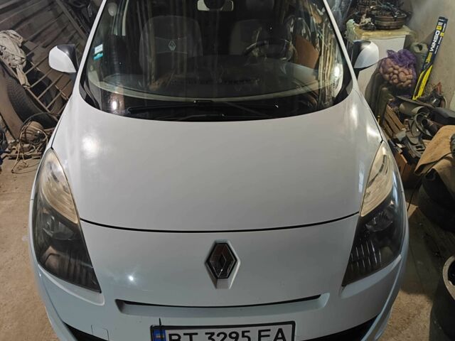 Белый Рено Сценик III, объемом двигателя 1.5 л и пробегом 350 тыс. км за 7700 $, фото 20 на Automoto.ua