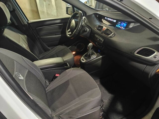 Белый Рено Сценик III, объемом двигателя 1.5 л и пробегом 350 тыс. км за 7700 $, фото 16 на Automoto.ua