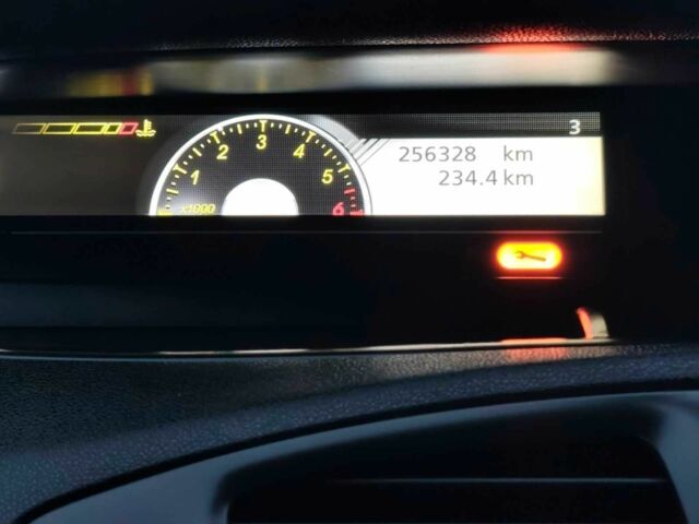 Білий Рено Сценік III, об'ємом двигуна 1.6 л та пробігом 260 тис. км за 7100 $, фото 17 на Automoto.ua