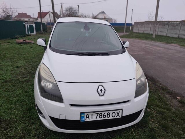 Білий Рено Сценік III, об'ємом двигуна 1.6 л та пробігом 260 тис. км за 7100 $, фото 3 на Automoto.ua