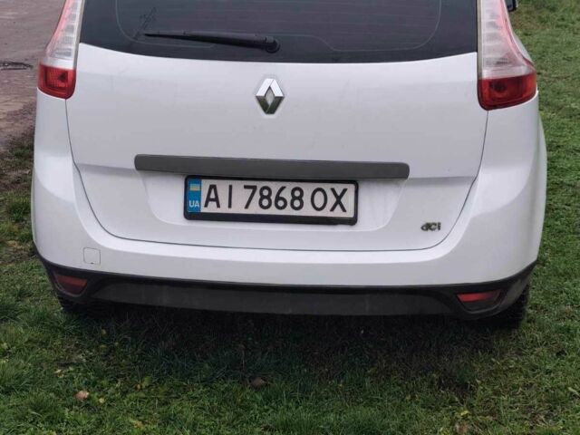 Білий Рено Сценік III, об'ємом двигуна 1.6 л та пробігом 260 тис. км за 7100 $, фото 2 на Automoto.ua