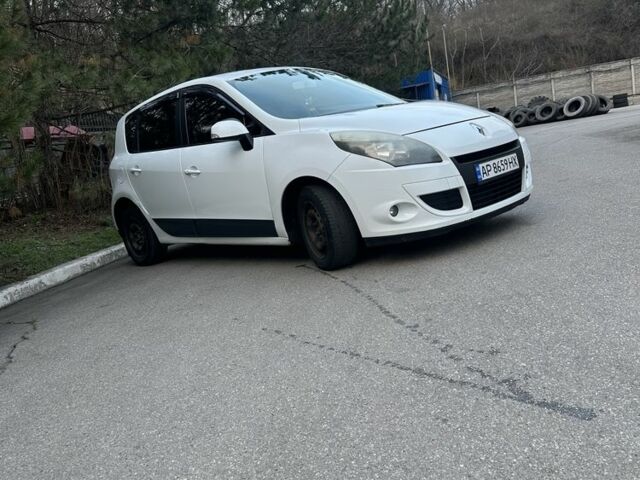 Белый Рено Сценик III, объемом двигателя 1.5 л и пробегом 280 тыс. км за 4650 $, фото 1 на Automoto.ua