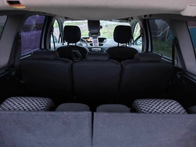 Білий Рено Сценік III, об'ємом двигуна 1.6 л та пробігом 260 тис. км за 7100 $, фото 15 на Automoto.ua