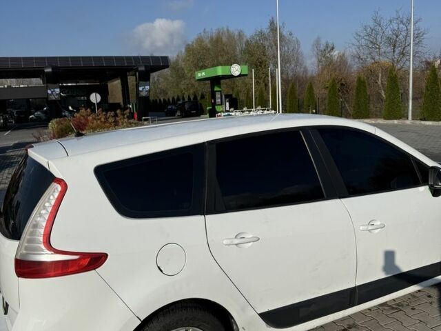 Белый Рено Сценик III, объемом двигателя 1.5 л и пробегом 390 тыс. км за 4900 $, фото 16 на Automoto.ua