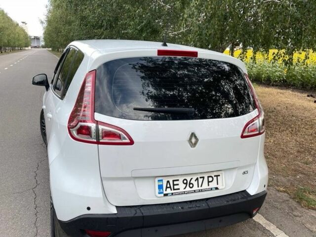Білий Рено Сценік III, об'ємом двигуна 1.5 л та пробігом 280 тис. км за 7700 $, фото 3 на Automoto.ua