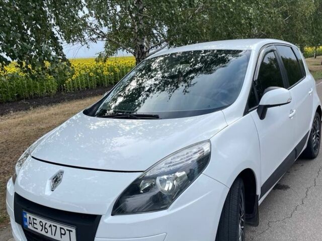 Білий Рено Сценік III, об'ємом двигуна 1.5 л та пробігом 280 тис. км за 7700 $, фото 6 на Automoto.ua