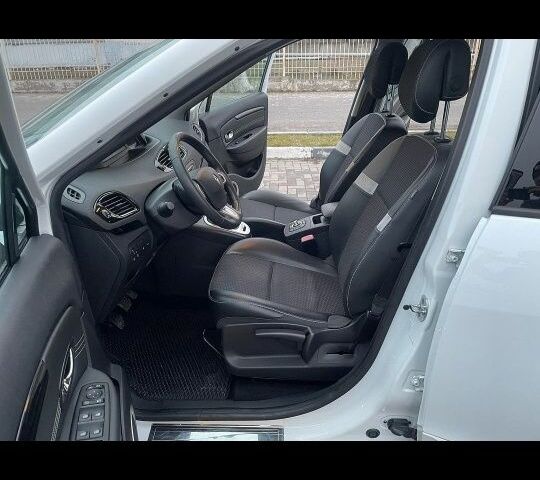 Белый Рено Сценик III, объемом двигателя 1.6 л и пробегом 212 тыс. км за 7500 $, фото 6 на Automoto.ua