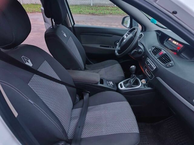 Білий Рено Сценік III, об'ємом двигуна 1.6 л та пробігом 260 тис. км за 7100 $, фото 6 на Automoto.ua