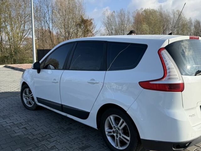 Белый Рено Сценик III, объемом двигателя 1.5 л и пробегом 390 тыс. км за 4900 $, фото 7 на Automoto.ua