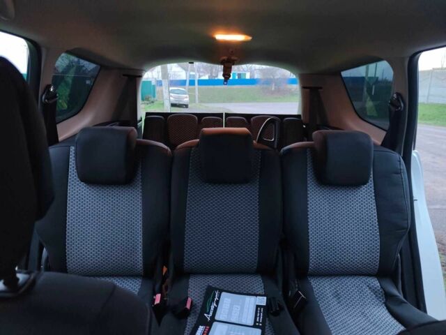 Білий Рено Сценік III, об'ємом двигуна 1.6 л та пробігом 260 тис. км за 7100 $, фото 14 на Automoto.ua