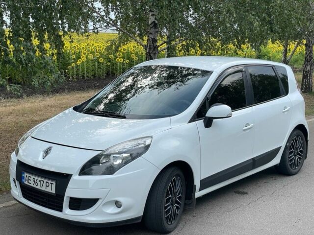 Білий Рено Сценік III, об'ємом двигуна 1.5 л та пробігом 280 тис. км за 7700 $, фото 4 на Automoto.ua