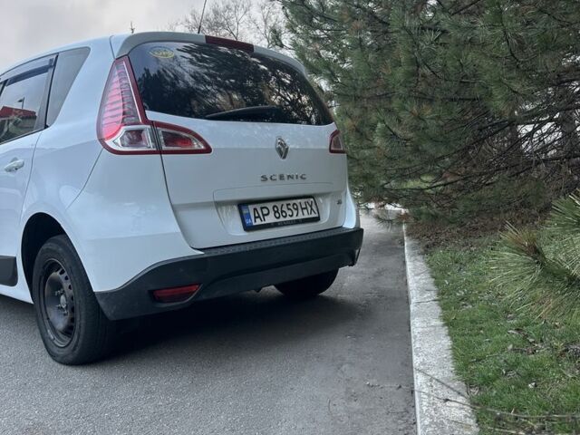 Белый Рено Сценик III, объемом двигателя 1.5 л и пробегом 280 тыс. км за 4650 $, фото 4 на Automoto.ua
