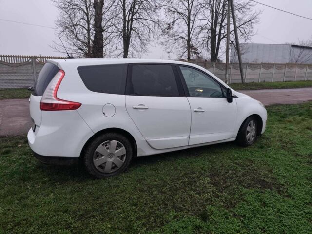 Білий Рено Сценік III, об'ємом двигуна 1.6 л та пробігом 260 тис. км за 7100 $, фото 4 на Automoto.ua