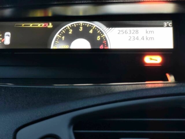 Білий Рено Сценік III, об'ємом двигуна 1.6 л та пробігом 260 тис. км за 7100 $, фото 18 на Automoto.ua