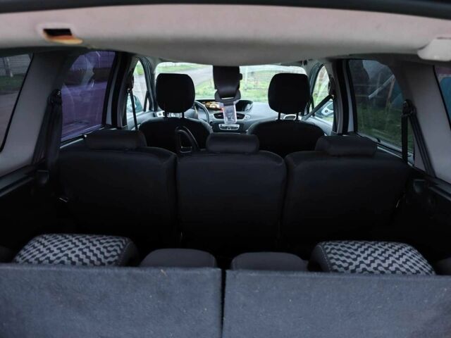 Білий Рено Сценік III, об'ємом двигуна 1.6 л та пробігом 260 тис. км за 7100 $, фото 16 на Automoto.ua