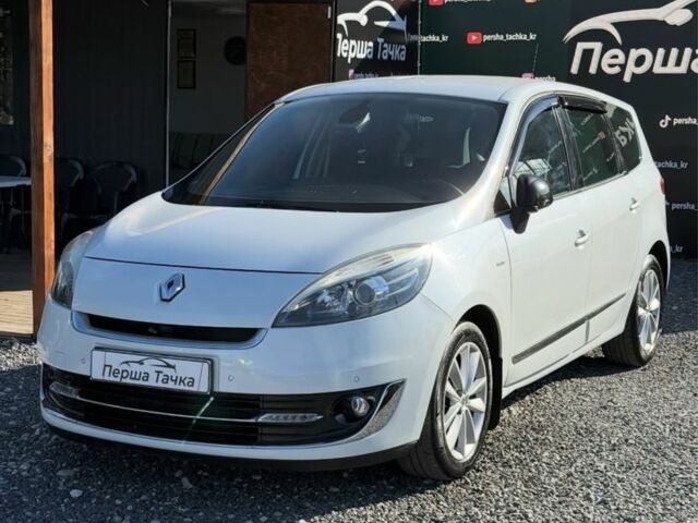 Белый Рено Сценик III, объемом двигателя 1.6 л и пробегом 211 тыс. км за 8700 $, фото 1 на Automoto.ua