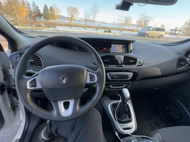 Белый Рено Сценик III, объемом двигателя 1.5 л и пробегом 205 тыс. км за 8000 $, фото 5 на Automoto.ua