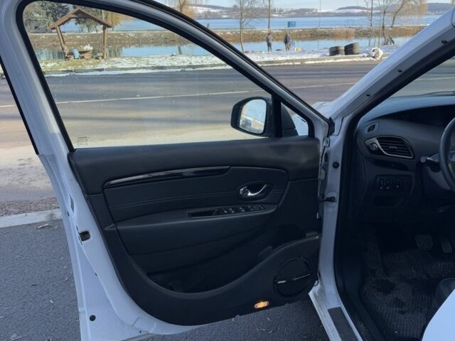 Белый Рено Сценик III, объемом двигателя 1.5 л и пробегом 205 тыс. км за 8000 $, фото 7 на Automoto.ua