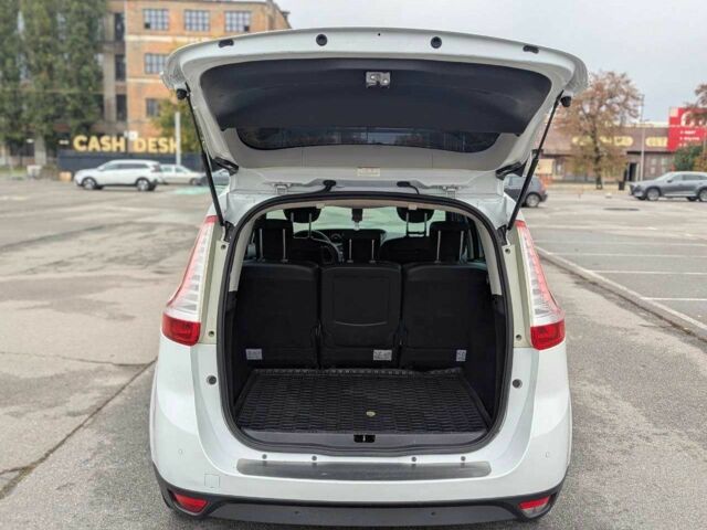 Білий Рено Сценік III, об'ємом двигуна 1.5 л та пробігом 280 тис. км за 8500 $, фото 14 на Automoto.ua