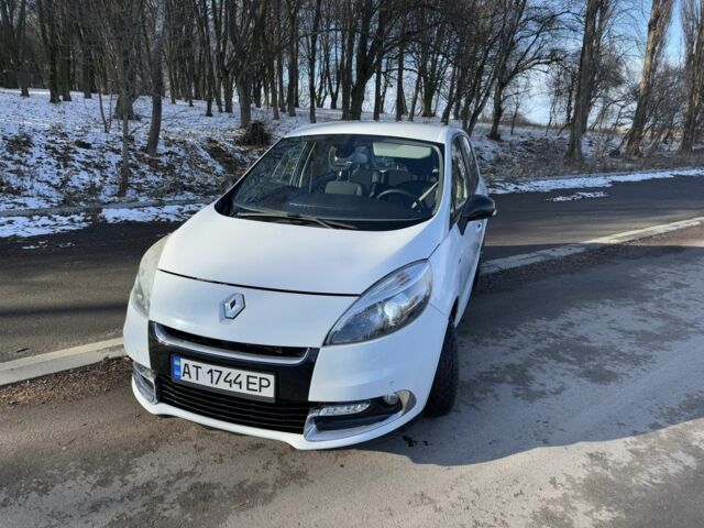 Белый Рено Сценик III, объемом двигателя 1.5 л и пробегом 205 тыс. км за 8000 $, фото 1 на Automoto.ua