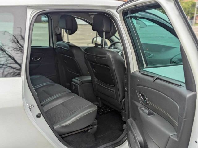 Білий Рено Сценік III, об'ємом двигуна 1.5 л та пробігом 280 тис. км за 8500 $, фото 16 на Automoto.ua