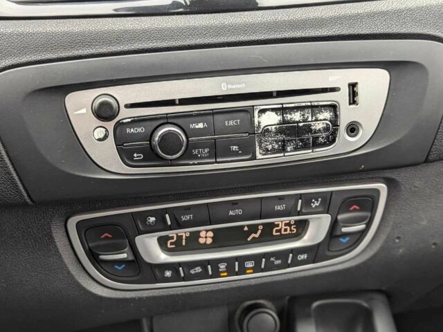 Білий Рено Сценік III, об'ємом двигуна 1.5 л та пробігом 280 тис. км за 8500 $, фото 10 на Automoto.ua