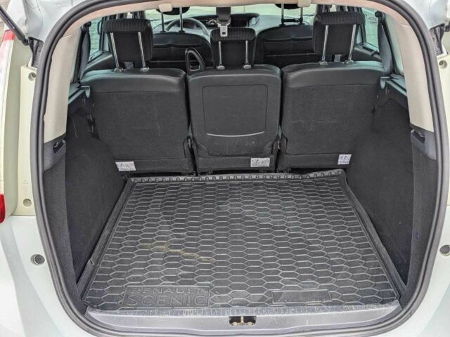 Білий Рено Сценік III, об'ємом двигуна 1.5 л та пробігом 280 тис. км за 8500 $, фото 15 на Automoto.ua