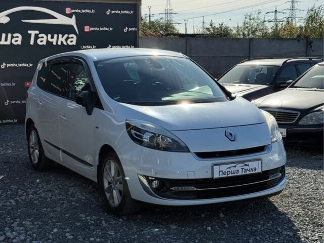 Белый Рено Сценик III, объемом двигателя 1.6 л и пробегом 211 тыс. км за 8700 $, фото 2 на Automoto.ua